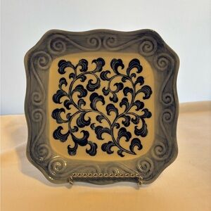 Vintage Andrea by Sadek blue and white traditional Chinoiseriestyle floral motif